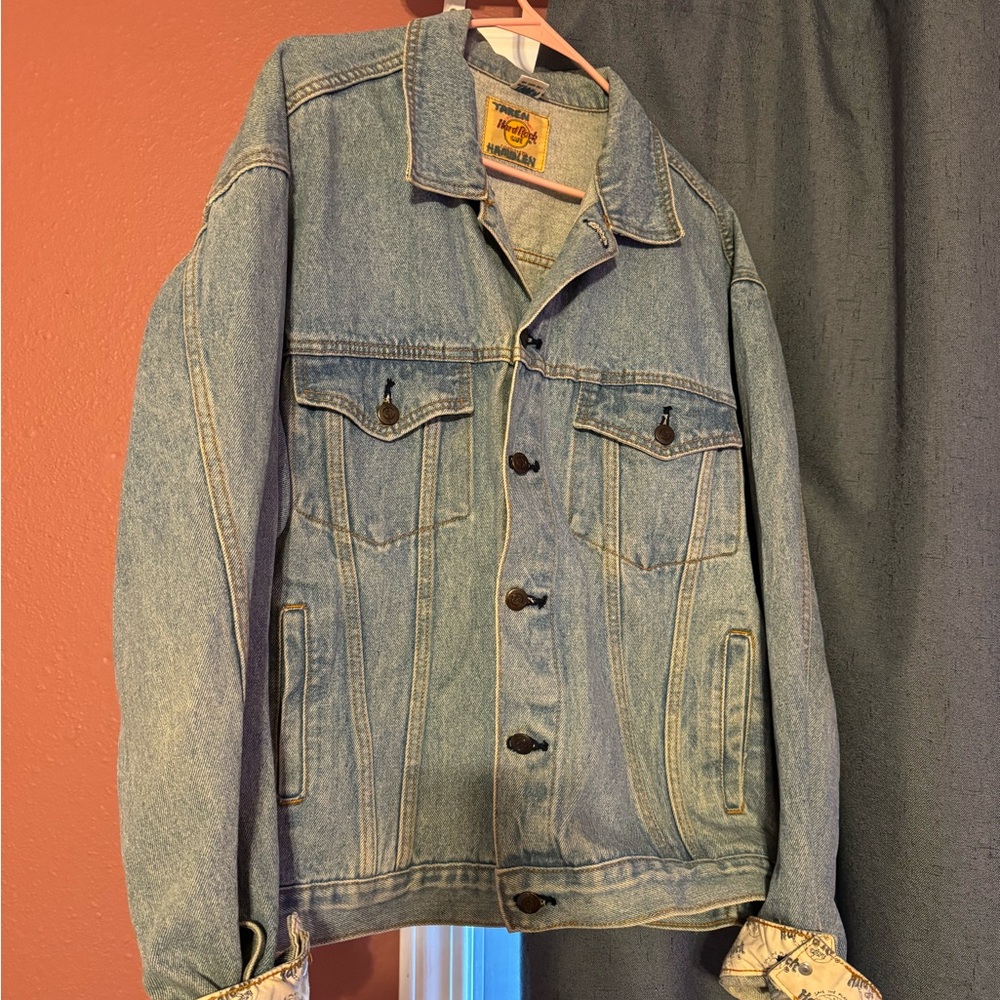 🚨VINTAGE HARD ROCK CAFE DENIM JACKET FROM BOSTON 😍👍👍⭐️🥰